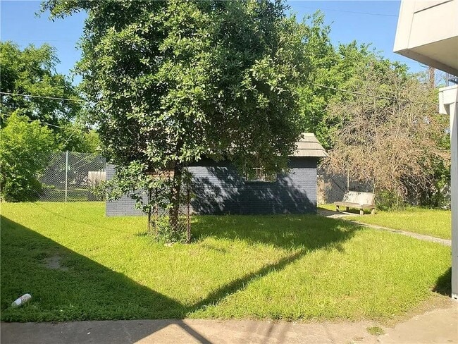 Photo - 302 Carmen Ct