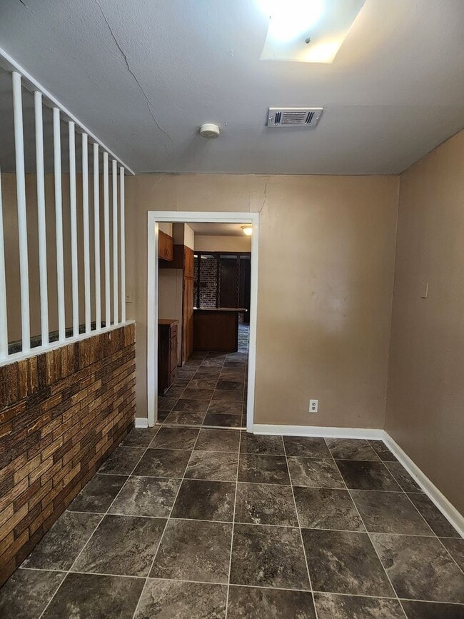 Photo - 638 Bringhurst Dr