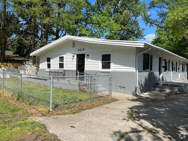 Building Photo - 2319 Jamestown Ave Unit A Rental