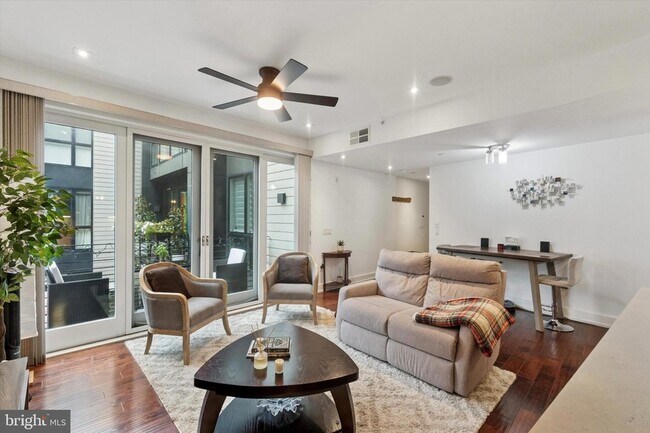 Photo - 620 N 3rd St Unidad 3A