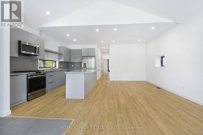 Photo - 506 Scarborough Rd Unit MAIN FLOOR