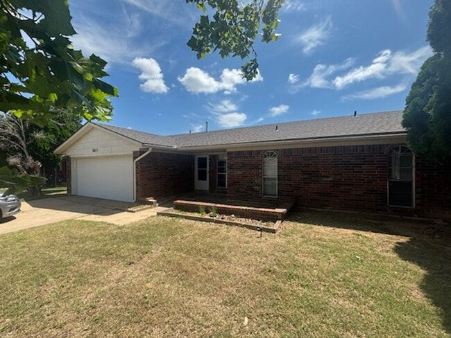 Building Photo - Now Available for Rent in Gray Warr!