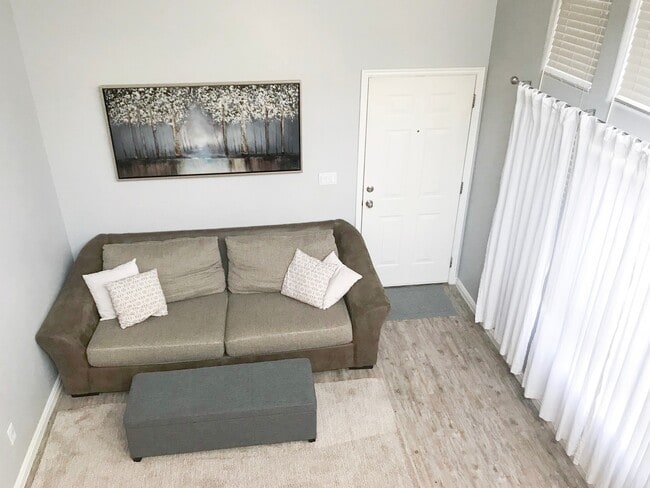 Photo - 3 bedroom, 2 bath townhome, end unit, great location!