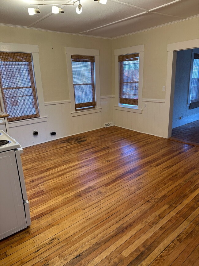 Photo - Recently updated 2nd floor 3-bedroom unit located on a quiet dead-end street!
