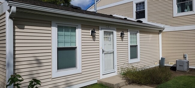 Building Photo - 307 Somerset Ln Unit 307