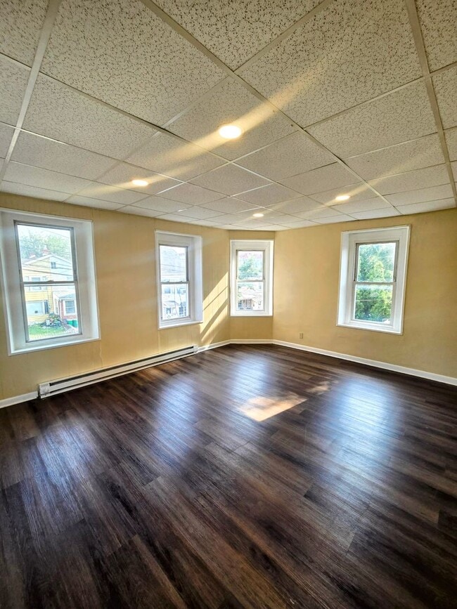 Building Photo - 165 W Gordon St Unit 2F Rental