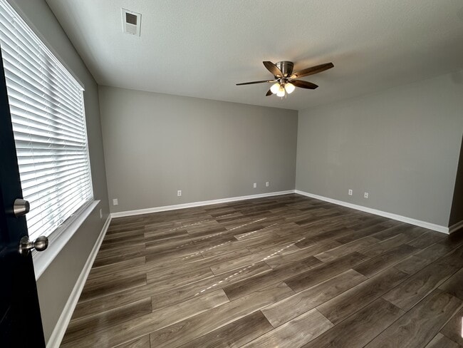 Photo - 1505 E 50th St