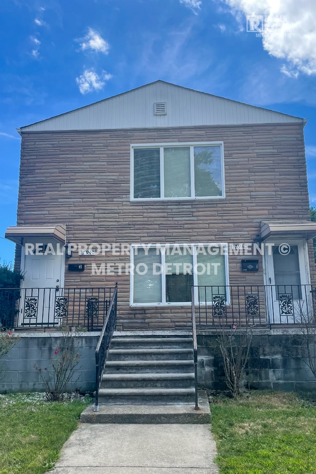 Building Photo - 17940 Glendale St Rental