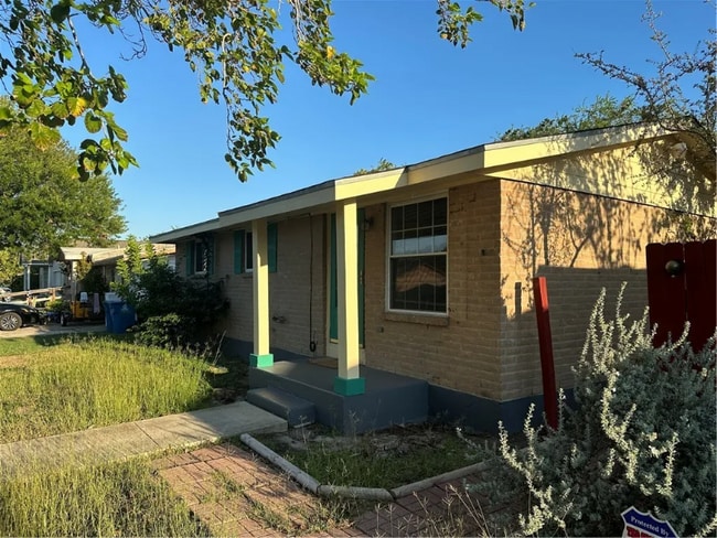 Photo - 1026 Northcliff Dr