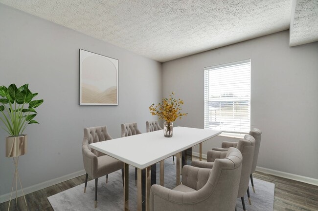 Photo - Augusta Square