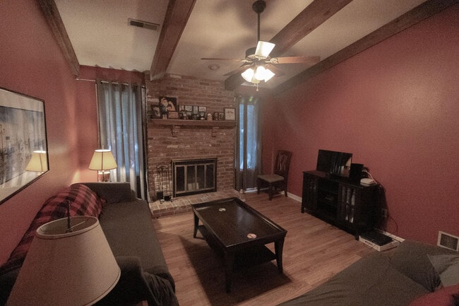 Photo - 106 Grn Mdws Rd Unit 2