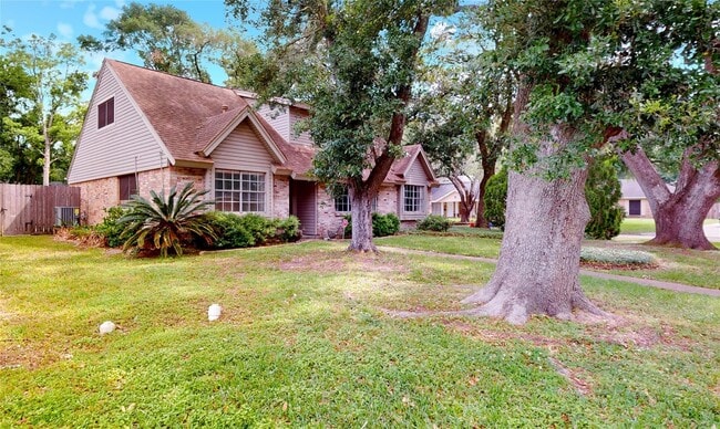 Building Photo - 5221 Cottonwood Cir