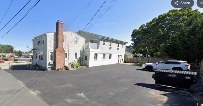 Building Photo - 18 Bristol Ave
