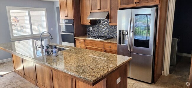 Building Photo - Beautiful Tuscan Style Home in SLO-Availab...