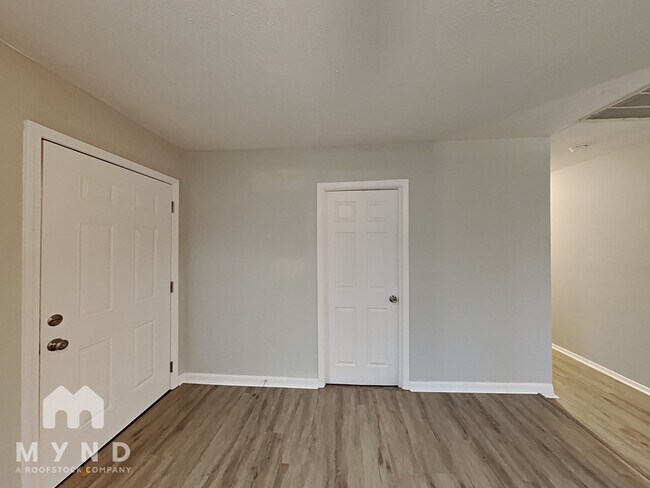 Photo - 5575 Oglesby Rd