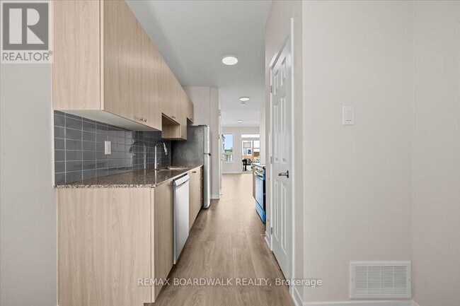 Photo - 243 Lamarche Ave