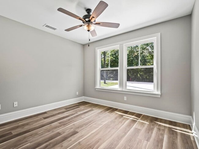 Photo - 4-Bedroom Available in Wakulla Gardens