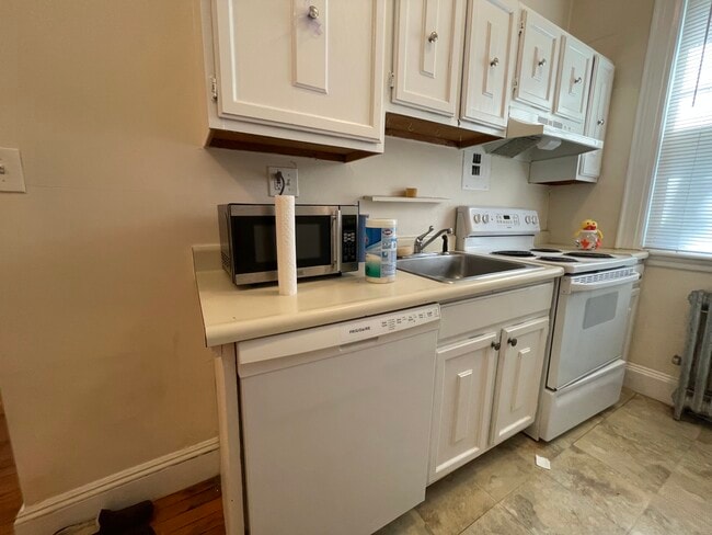 Photo - 52 Strathmore Rd Apartments Unit 1