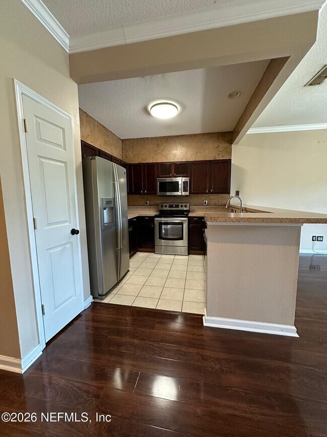 Photo - 5880 Sandstone Way