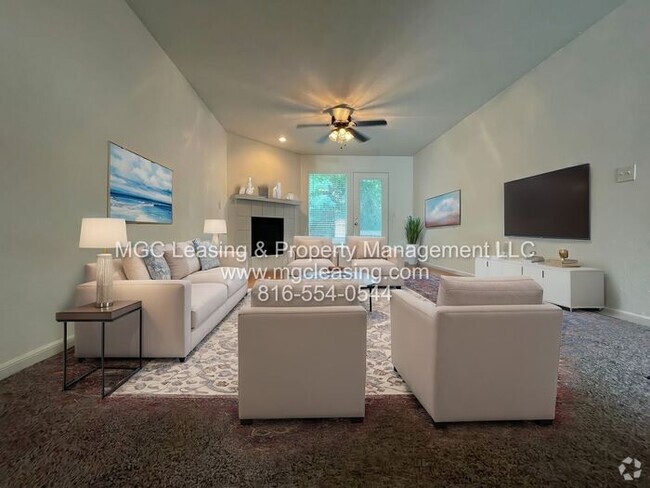 Building Photo - Northland Townhome Look No Further For You...