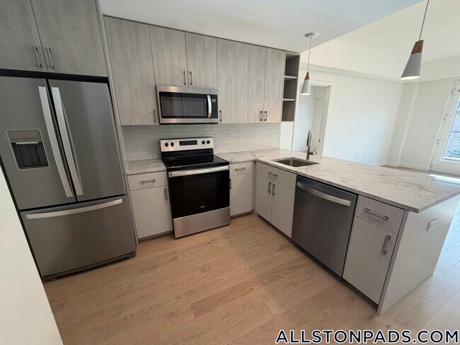 Photo - 55 Brighton Ave Unidad 203