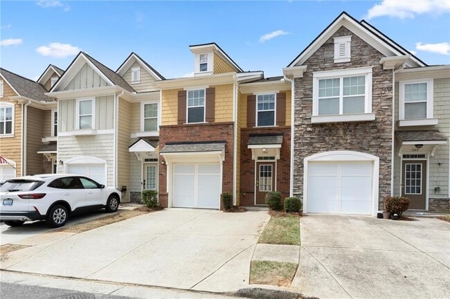 Photo - 1947 Lakeshore Overlook Cir NW