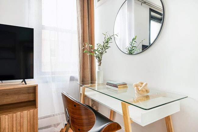 Photo - 139 Christopher St Unidad ID1021914P