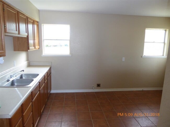 Photo - 5334 NW Liberty Ave
