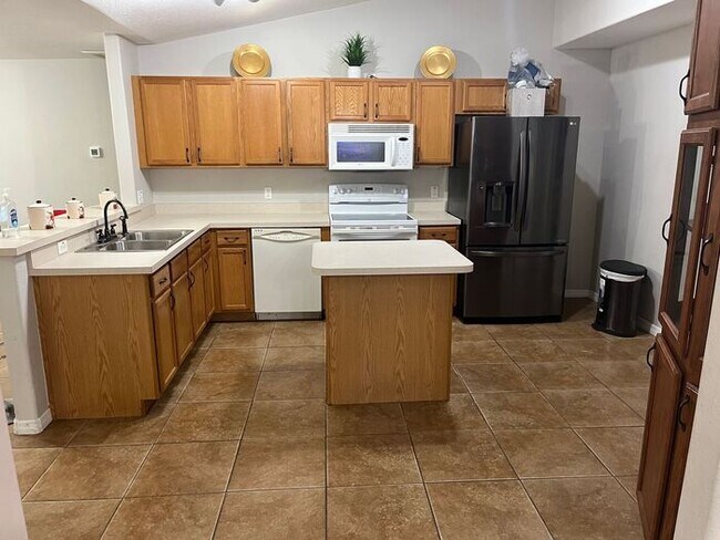 Photo - Welcome to Your Ideal Rental Retreat!