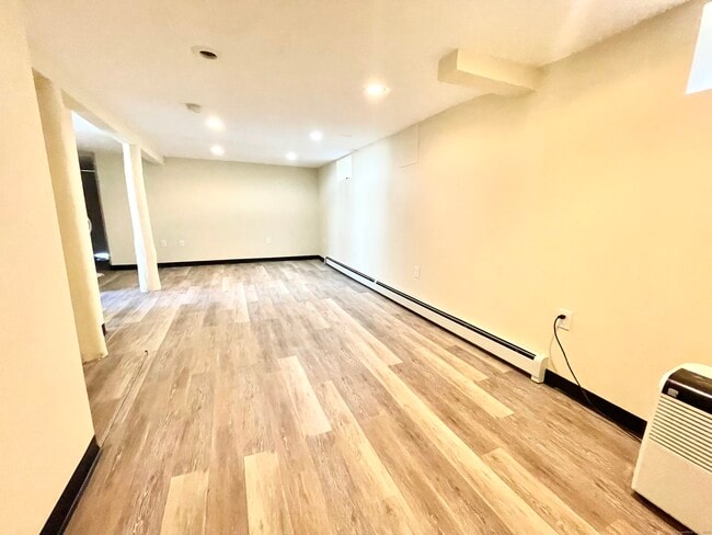 Building Photo - 129 Highland Ave Unit B