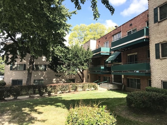 Colonial Village Apartments
