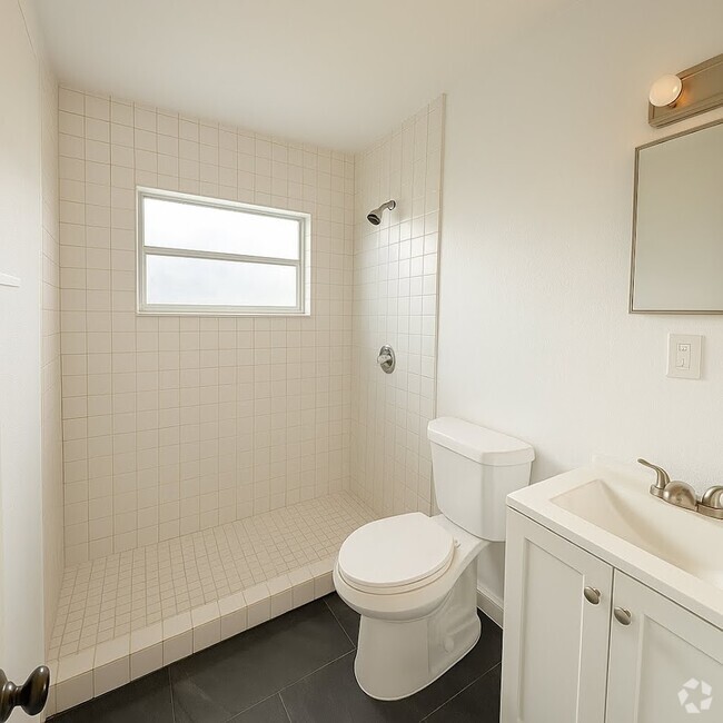 Building Photo - 1600 Center St Unit A4 Rental