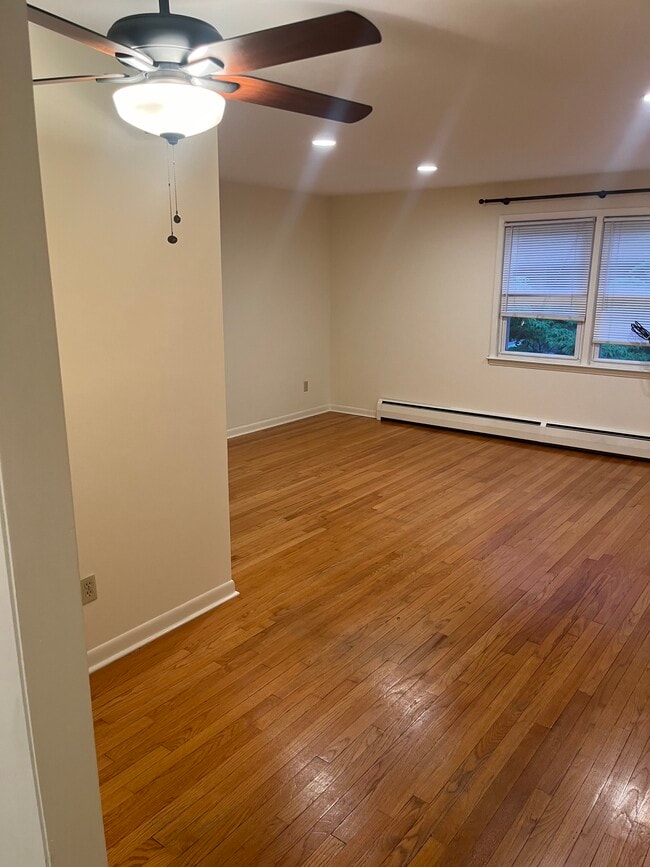 Building Photo - 95 Barnett St Unit 3 Rental