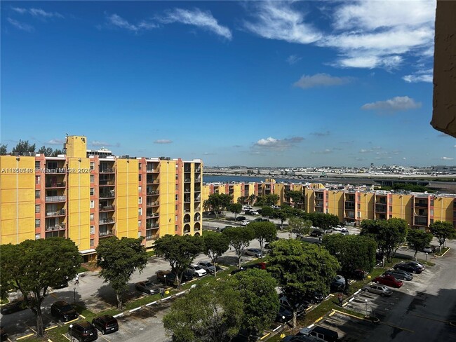 Building Photo - 4717 NW 7th St Unit 708-10 Rental