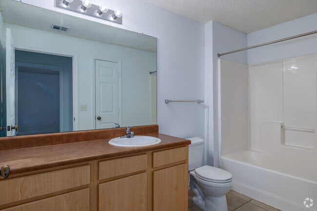 2BR, 2BA - 1,067SF - Second Bathroom