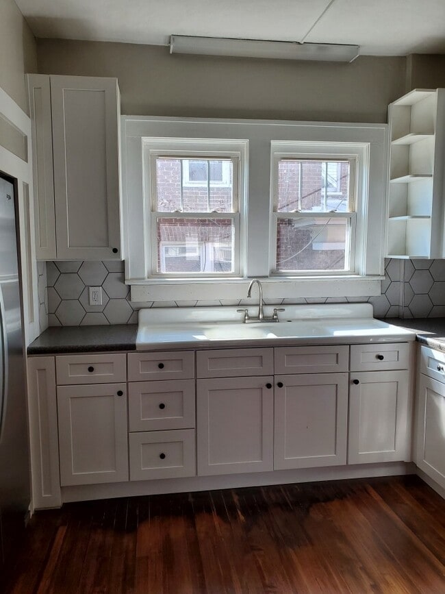 Photo - 1722 Chapman Ave SW