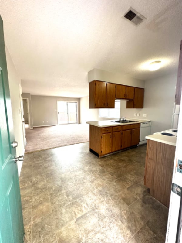 Building Photo - 109 E Jefferson St Rental
