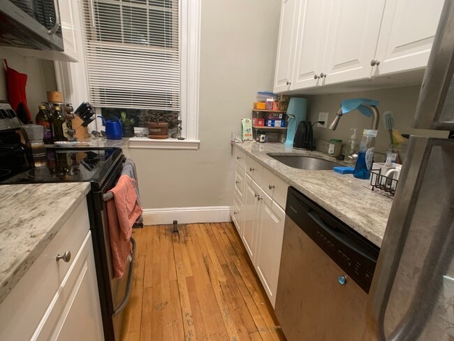 Photo - 52 Strathmore Rd