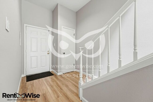 Photo - 656 Cedar St