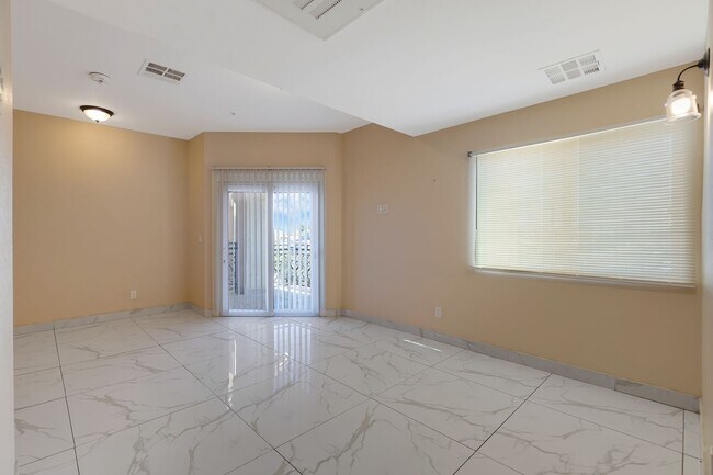 Photo - Desert View Apartments