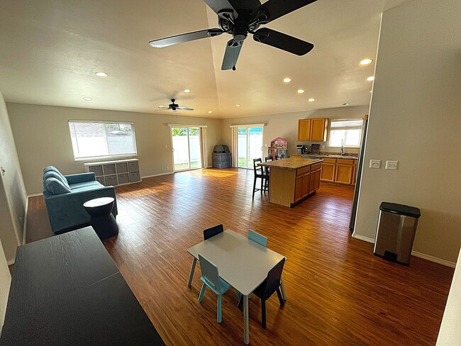 Photo - Beautiful 3-Bedroom, 2-Bath Single-Level H...