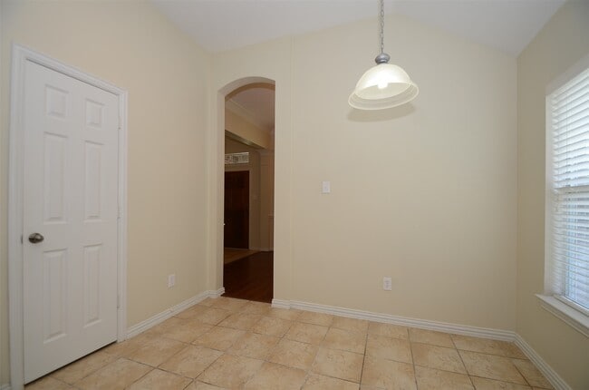 Building Photo - 23207 Dewflower Dr
