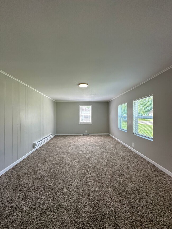 Photo - Backyard Nights & Front Porch Mornings — Cozy 3BR Brick Ranch in Fairlawn