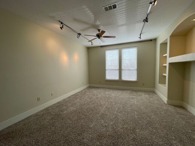 Photo - AVAILABLE NOW! 2-Bed/2-Bath with Garage near Vanderbilt and Belmont Unit 231