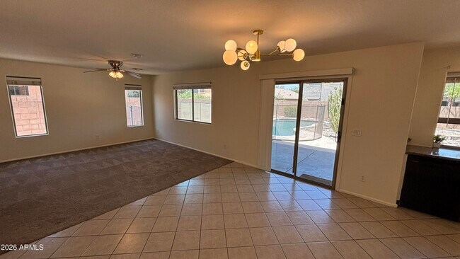 624 W Mesquite Tree Ln