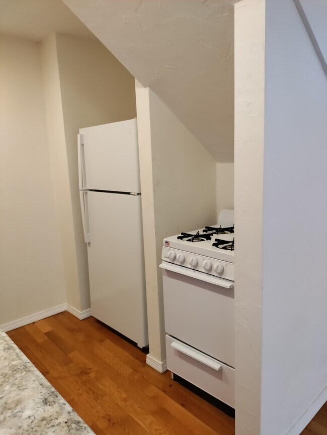 Kitchen - 19 Chestnut St