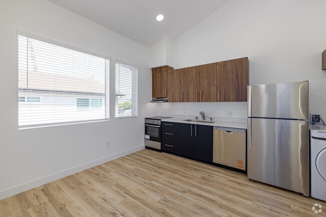Studio - 439SF - Dining Room