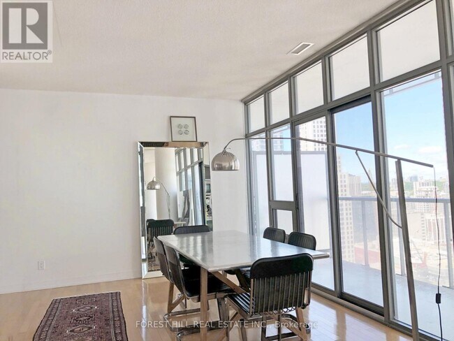 Photo - 33 Charles St E Unit 2511