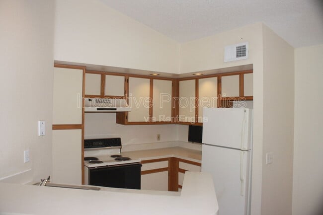 Photo - 4518 Commander Dr Unit 1934