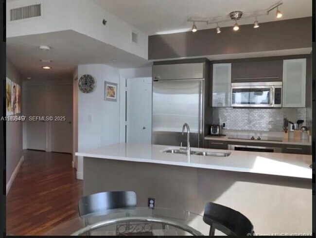 Photo - 55 SE 6th St Unit 3910